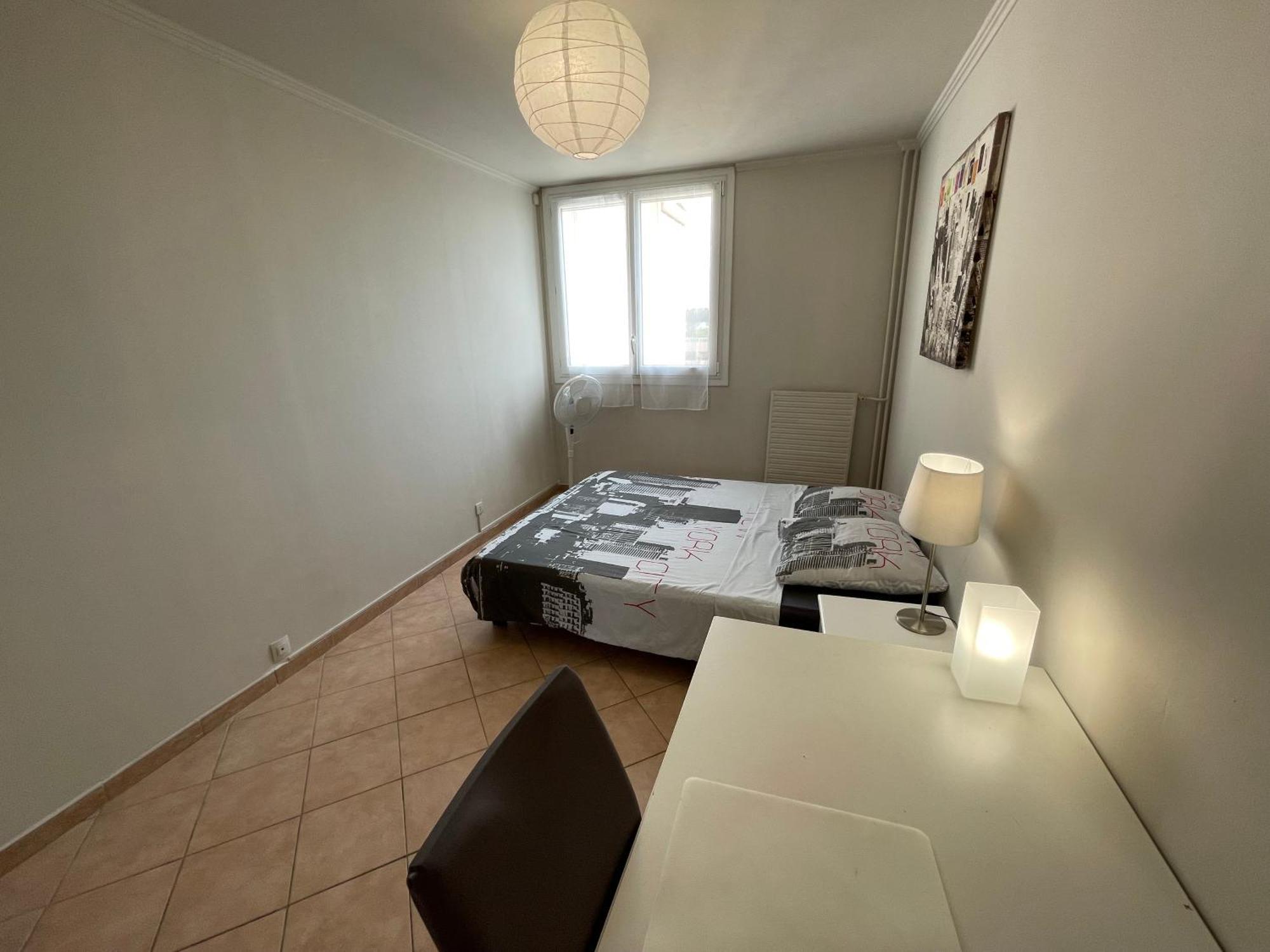 Location Chambre privée en colocation dans un appartement vaulx en velin centre Extérieur photo