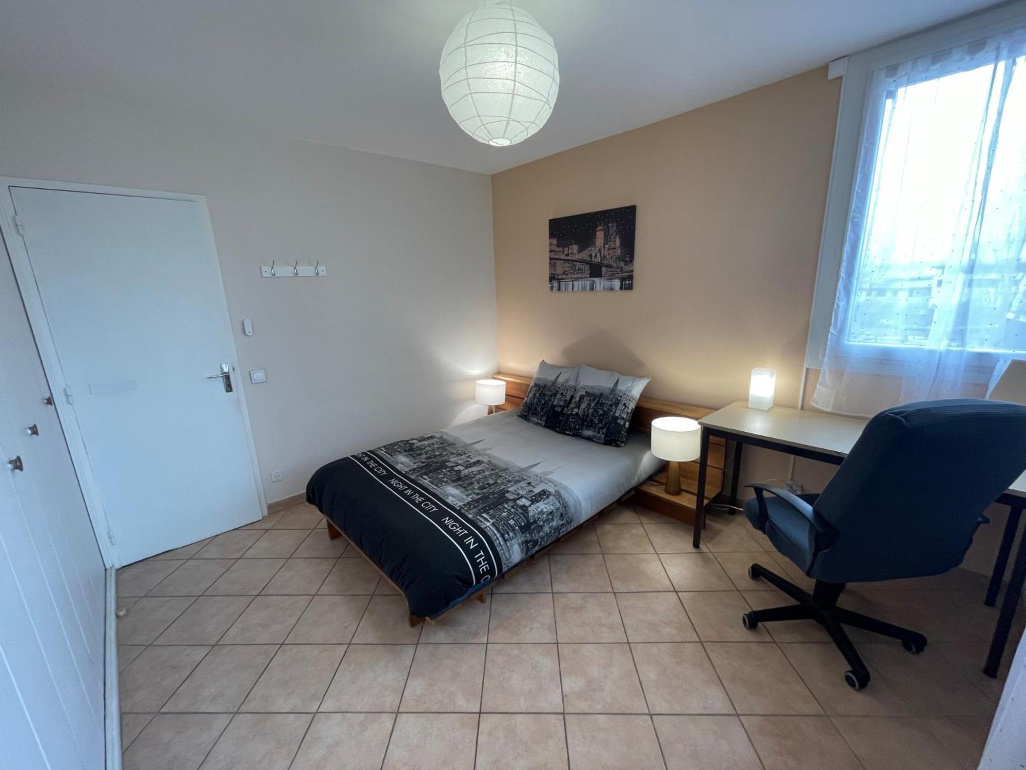 Location Chambre privée en colocation dans un appartement vaulx en velin centre Extérieur photo